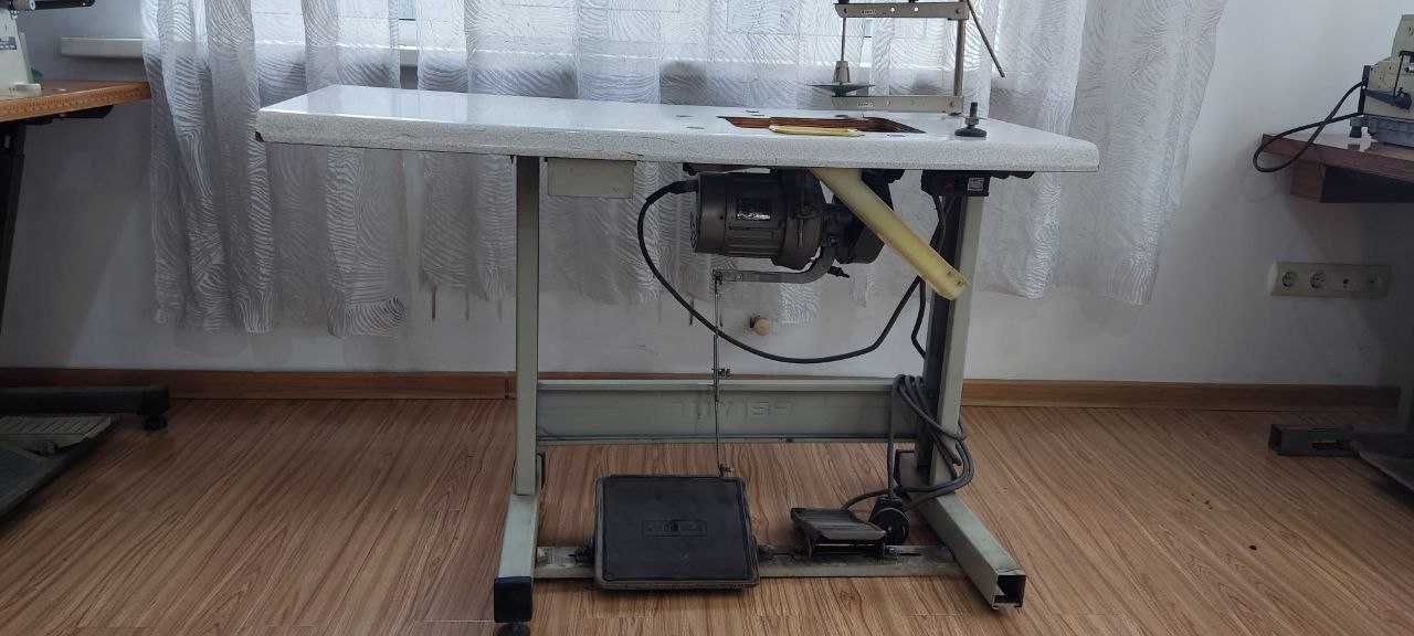 Продаётся прмышленный стол для шитья с двигателем