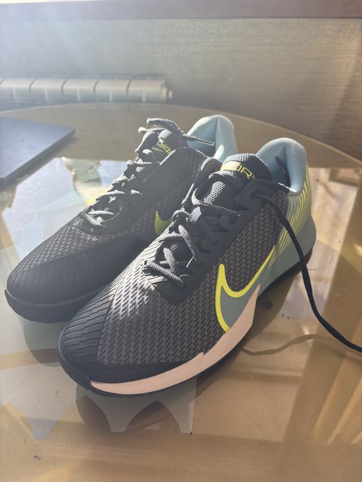 Продам новые кроссовки Nike vapor pro