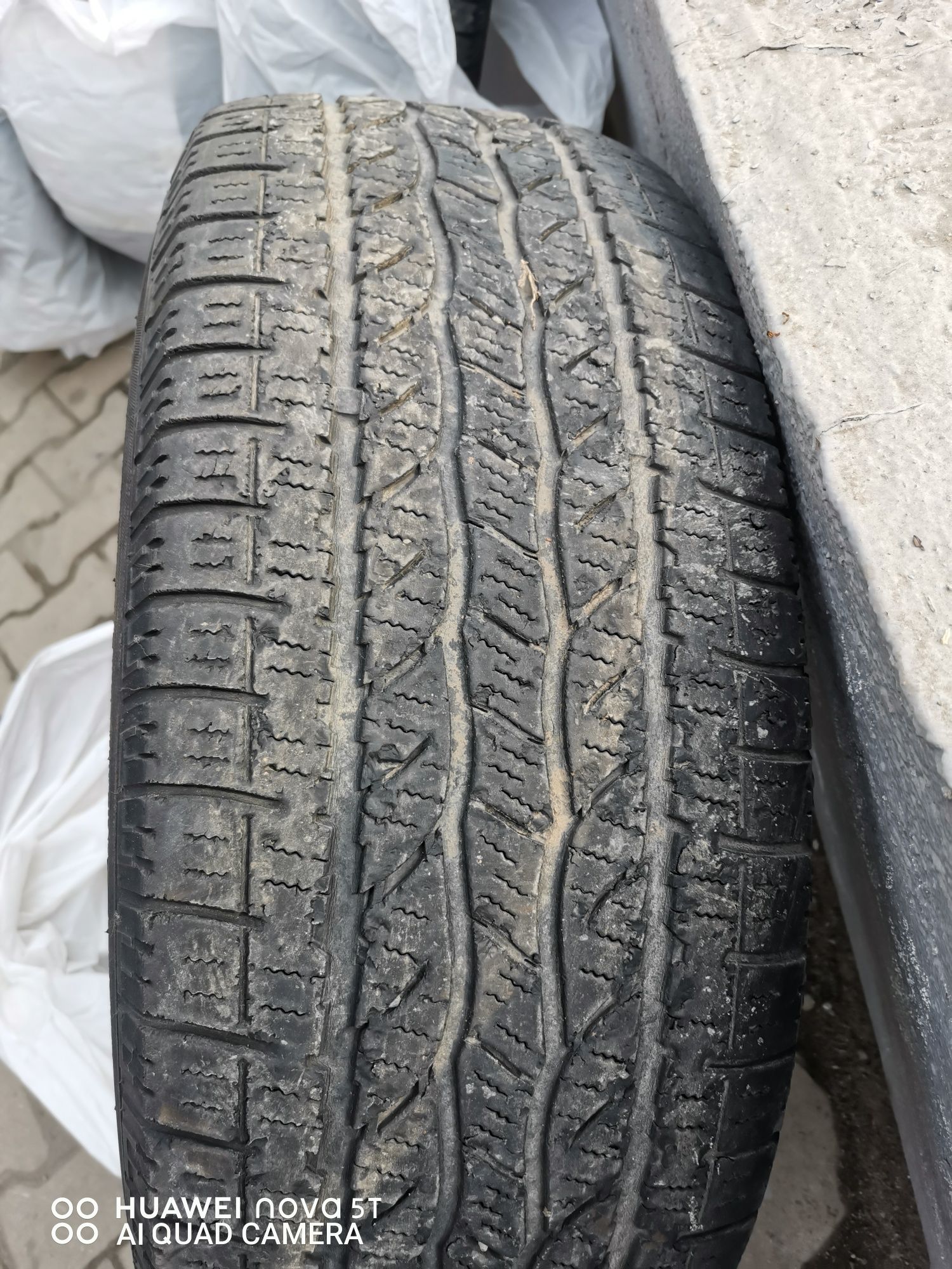 Срочно продам шины MAXXIS BRAVO