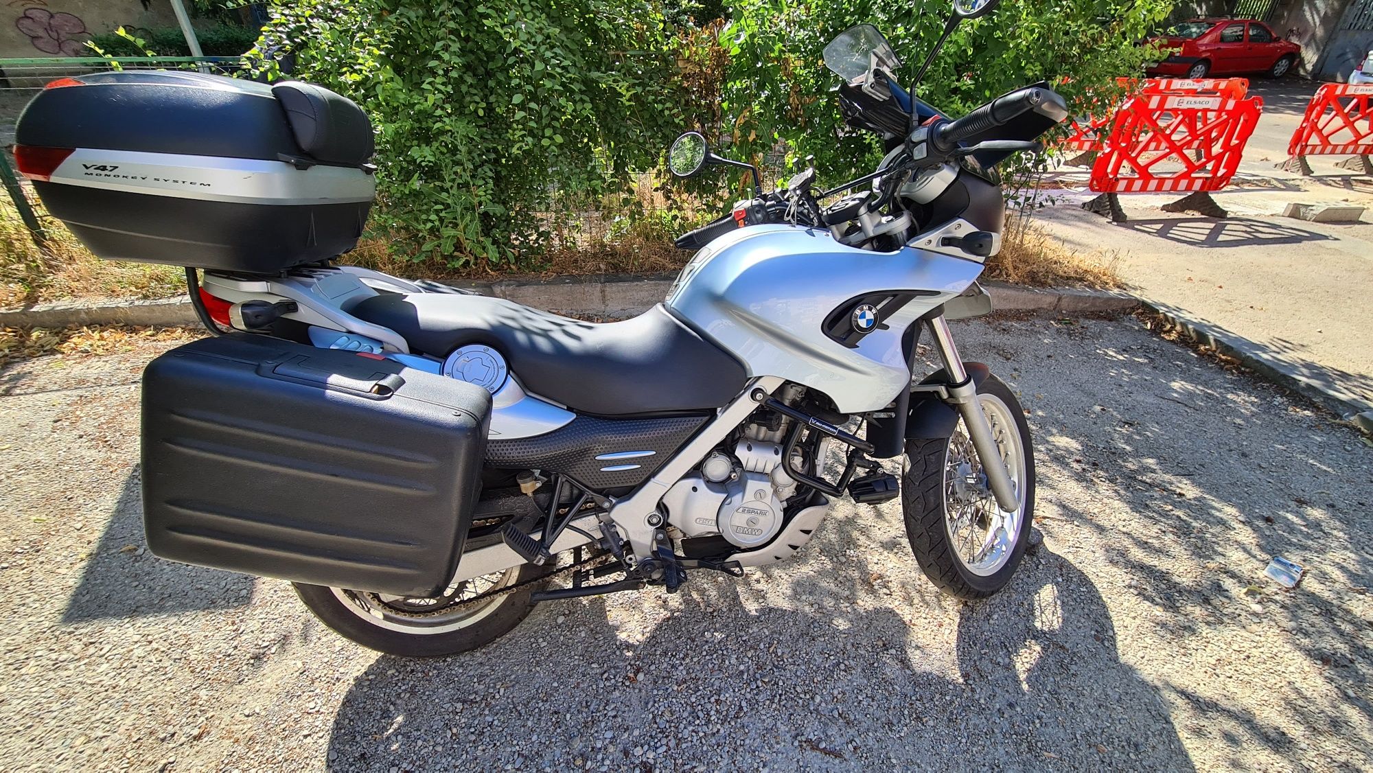 Vând moto BMW F650 Gs,an 2005,twin spark,46000 km,în stare foarte buna