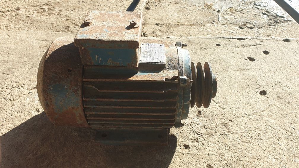 Motor electric 0,75 kw × 1500