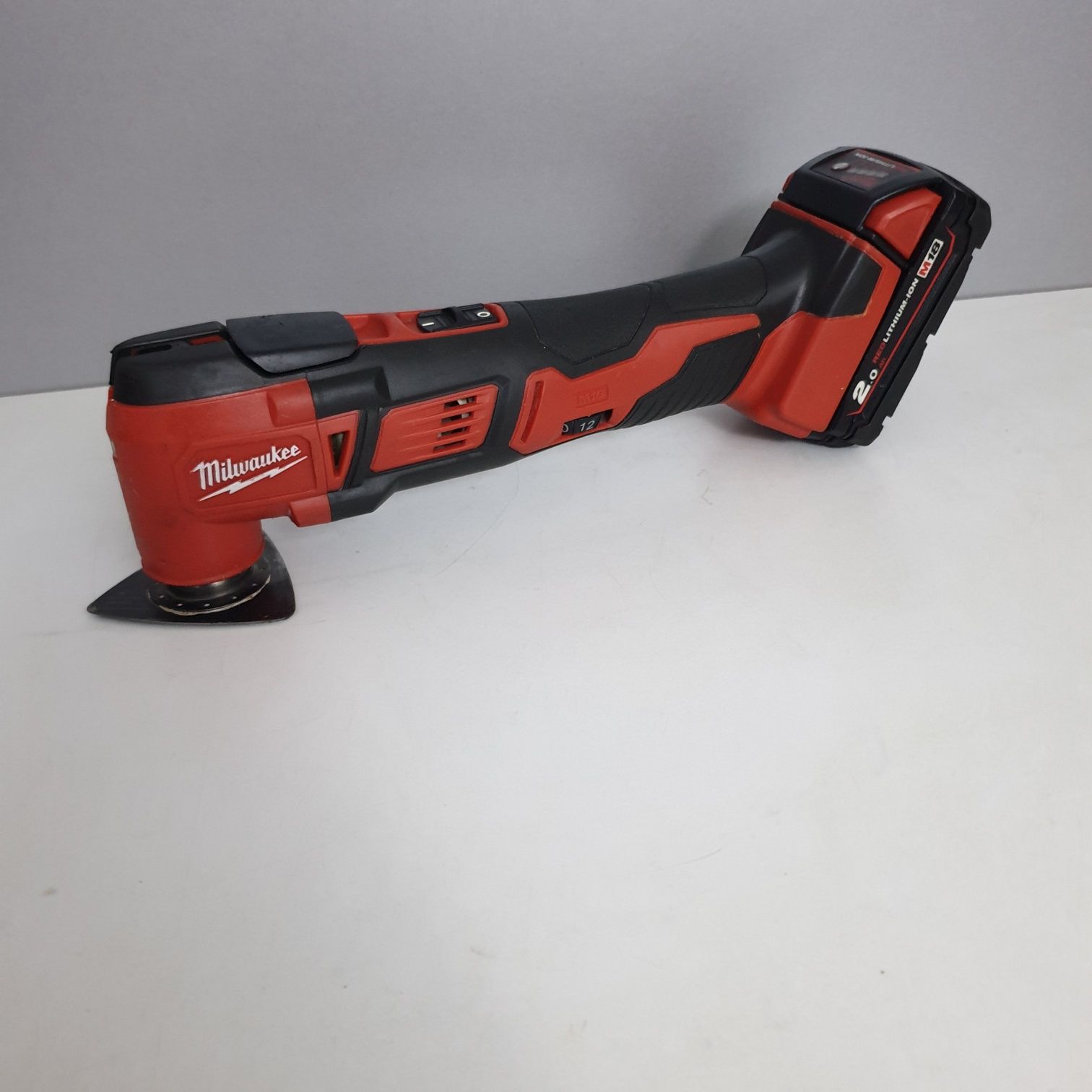 Milwaukee M18 BMT Multi-cutter profesional 2.0AH Li-Ion