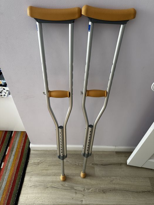 Продам костыли детские