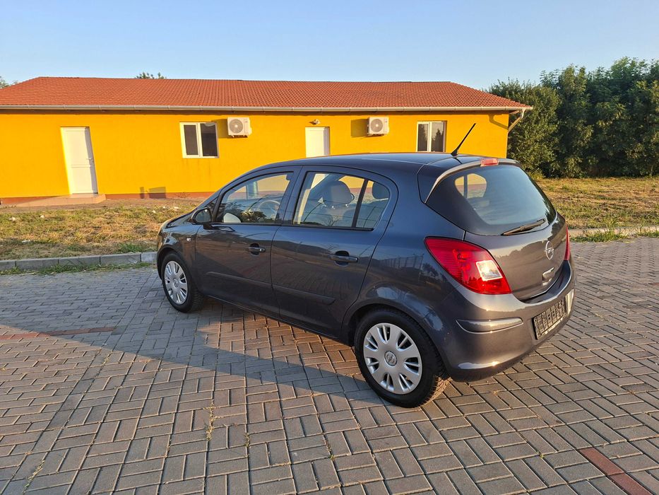 Se vinde Opel Corsa D. 1.2 Benzină.