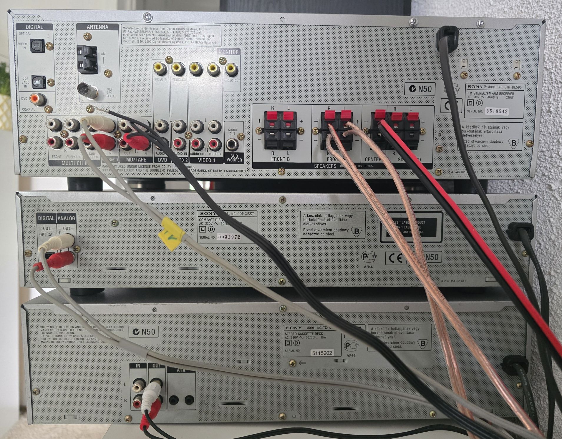 Vând o superbă linie audio Sony.