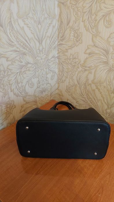 Продам сумку Prada