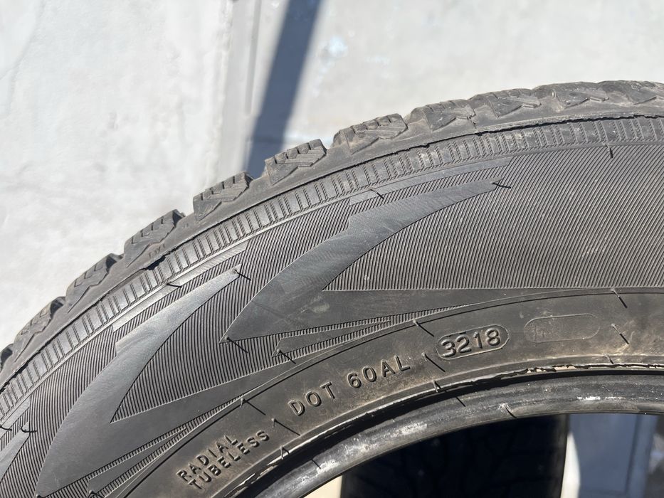 2 бр. зимни гуми 215/60/16 Nokian 6+ mm DOT 3218