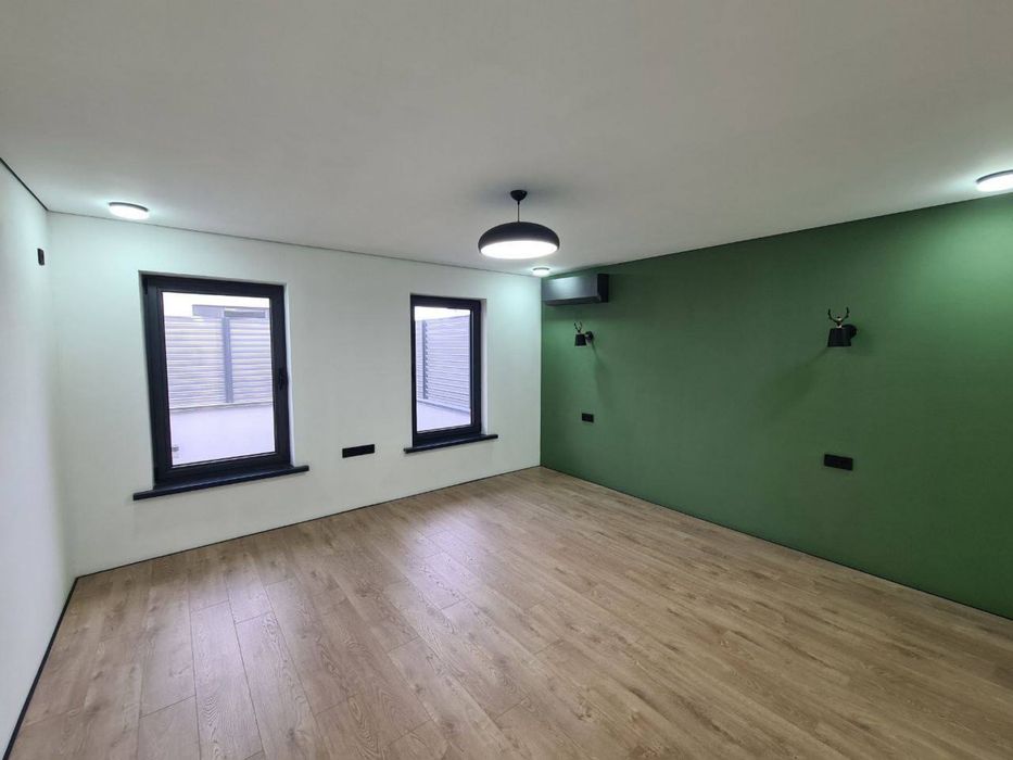 Продаю дом с бассейном