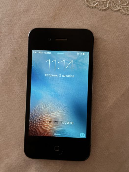 Iphone 4S IDEAL без царапин с зарядчиком