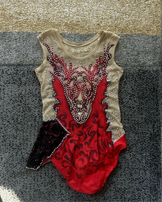 Трико по художествена гимнастика