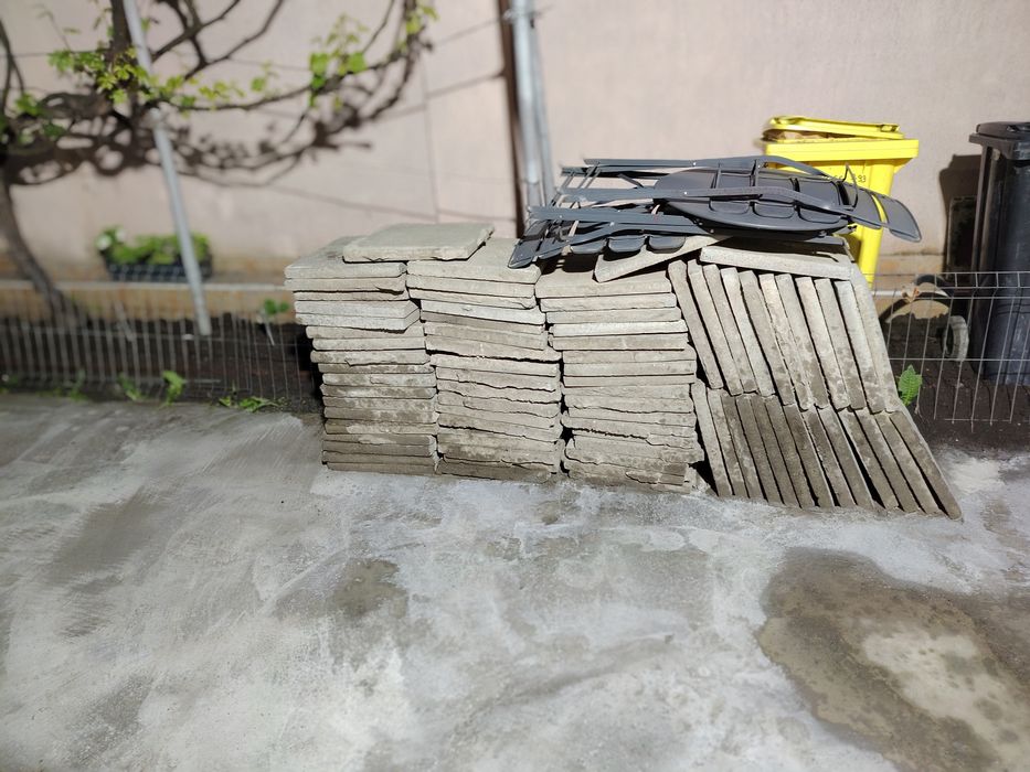 Vând Dale din beton