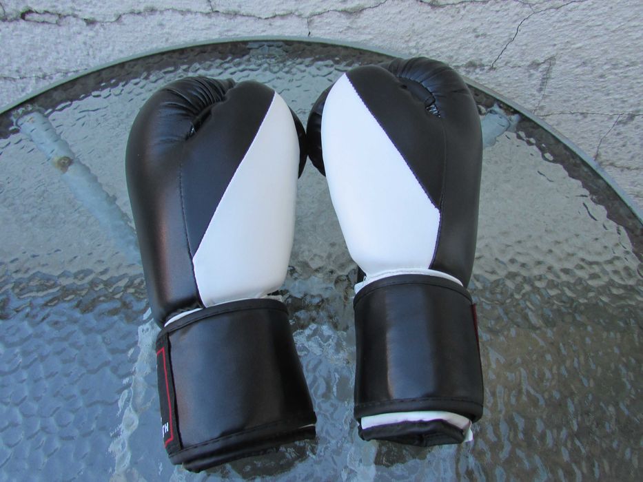 Боксови ръкавици Max Strength