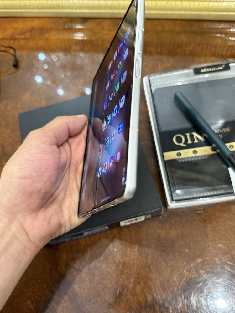 Samsung galaxy fold 3 12/512
