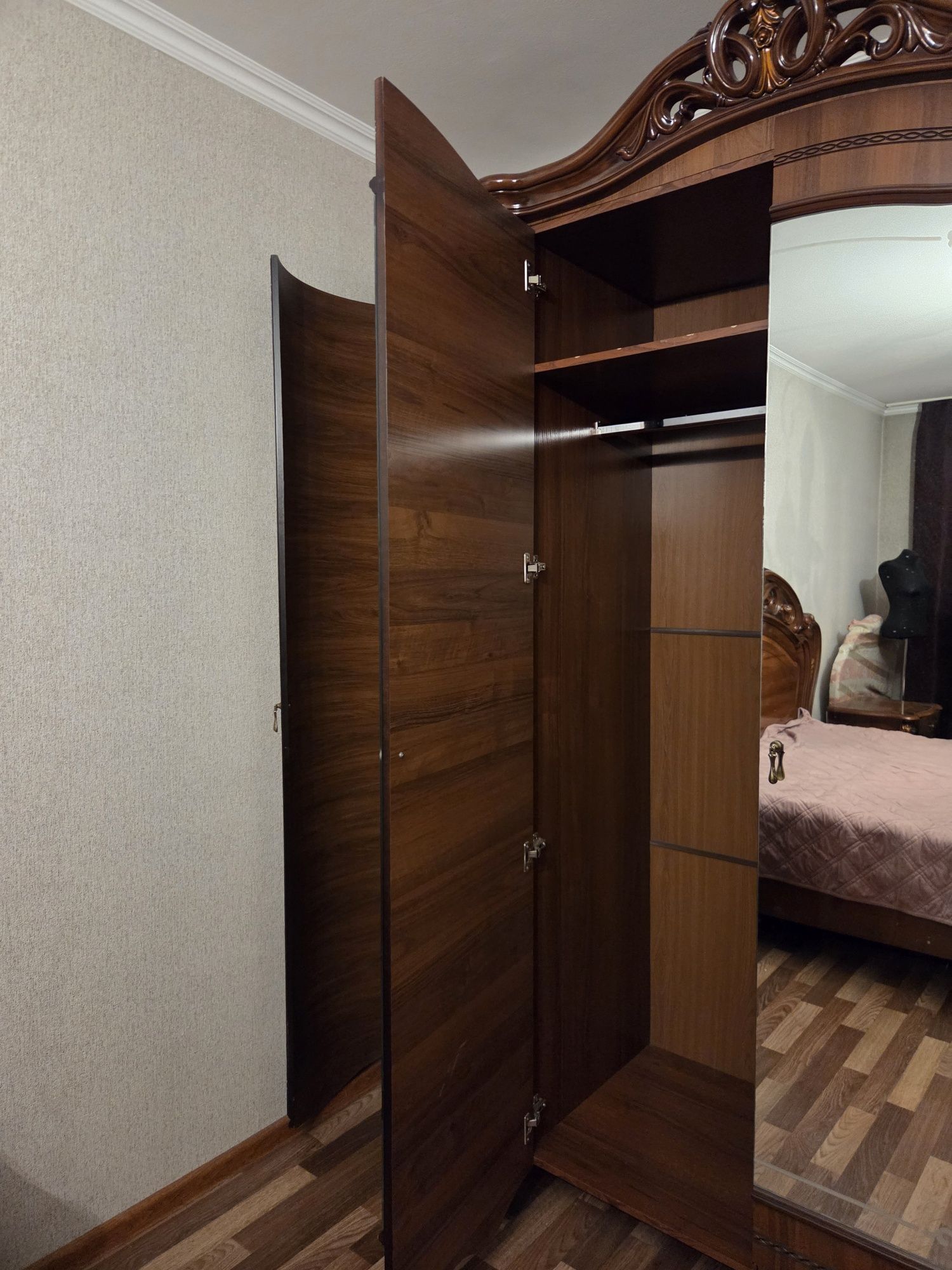 Продаётся спальный гарнитур Аллегро