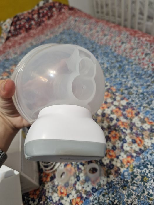 Pompă de sân electrică hands-free Babyono Shelly si tampoane de sani