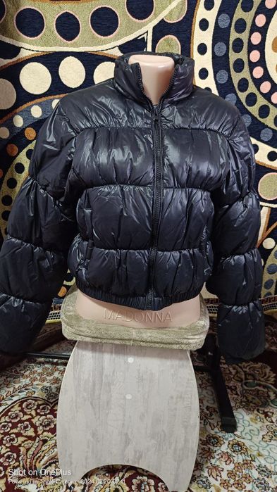 Продается куртка для женщин размер-56