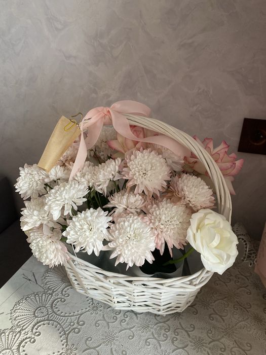 Бүгін алдым солмаған әп әдемі болып тұр