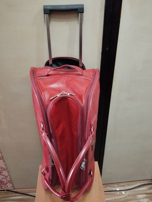 Сумка     дорожная.