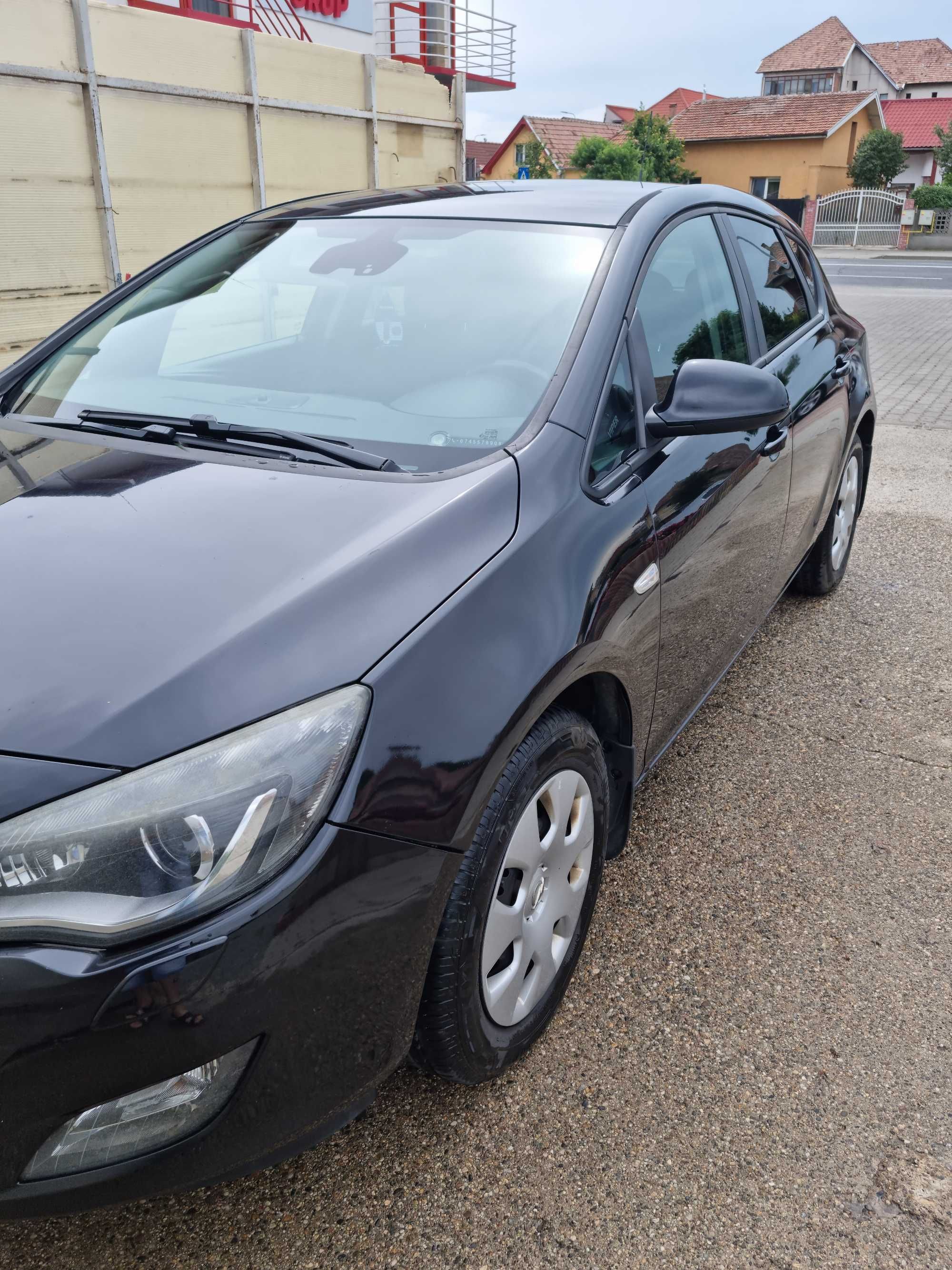 Opela Astra J 1,4 NET turbo 2011