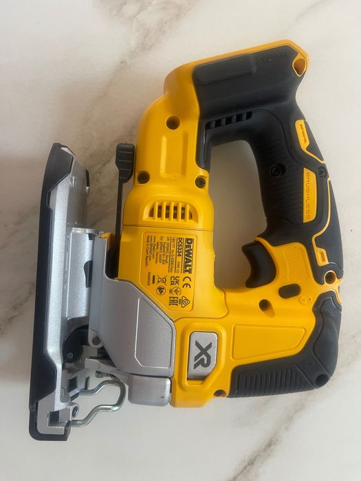 Dewalt DCS334P2 Ferăstrău vertical fără fir de 18 V