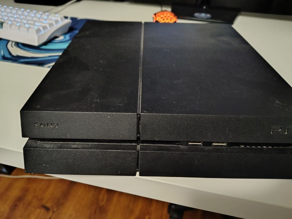 Playstation    4