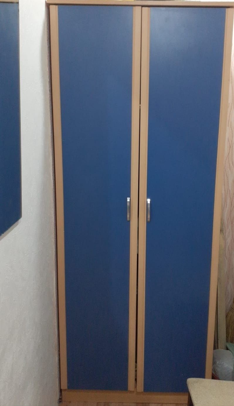 Продам два шкафа и двухъярусную кровать