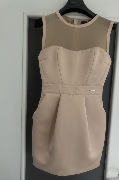 Рокля elisabetta franchi размер 42 умален