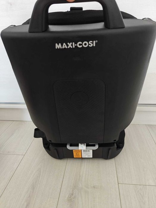Vând Scaun Auto Copii - Maxi Cosi Nomad Plus i-Size, 15 luni - 4 ani.