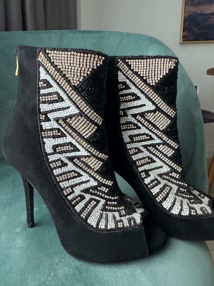 Ghete Balmain x H&M, marimea 37