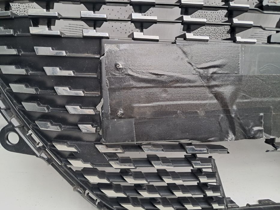 Грил решетка пежо 208 Peugeot  2008