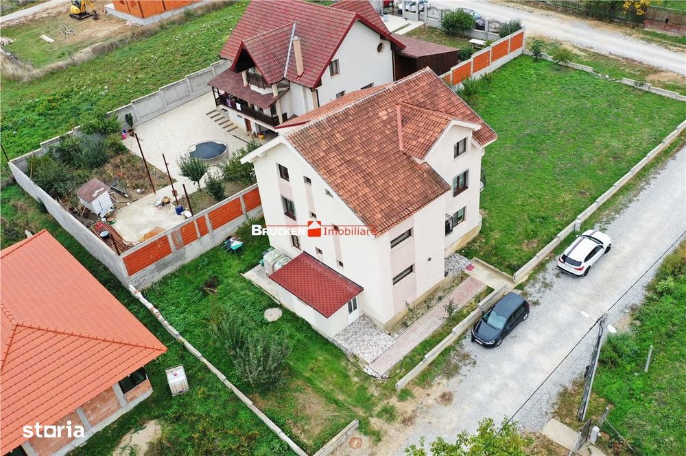 Sanmartin - Vila cu 3 apartamente si potential de inchiriere