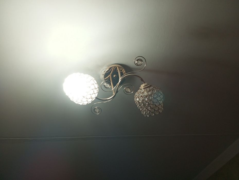 Продаётся люстра