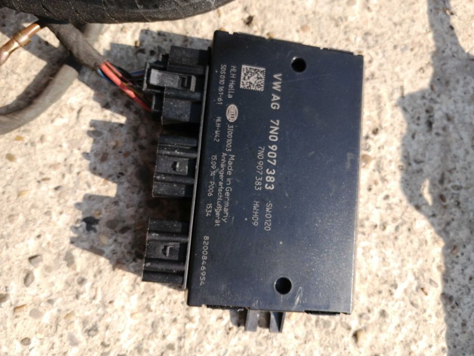 Vând cârlig remorcare wolkswagen b7, an 2013