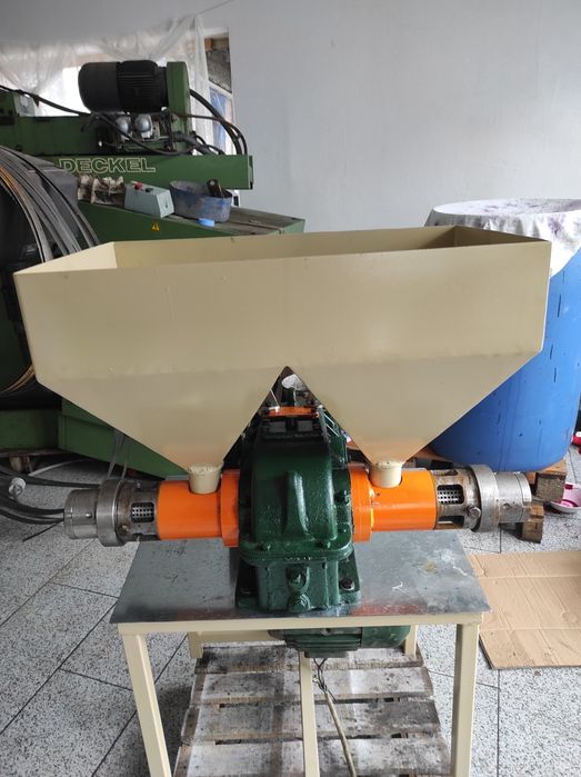 Reparatii presă ulei șnecuri site