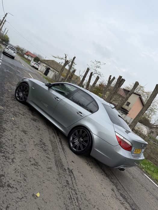 Vand bmw e 60 volan dreapta
