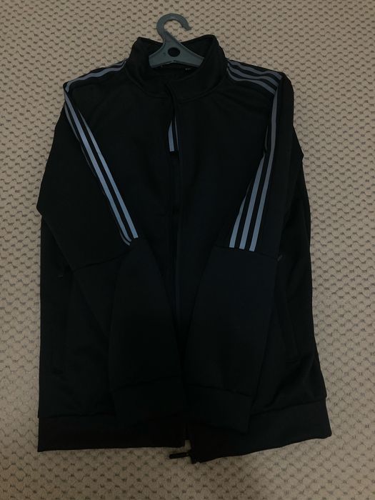 Продам спортивный костюм адидас adidas