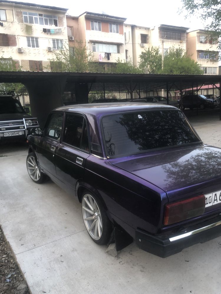 Vaz 2107 sotildi srochna