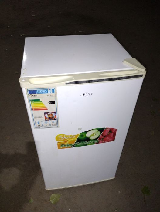 Продам холодильник Media, мальенкмй в не рабочем состояни