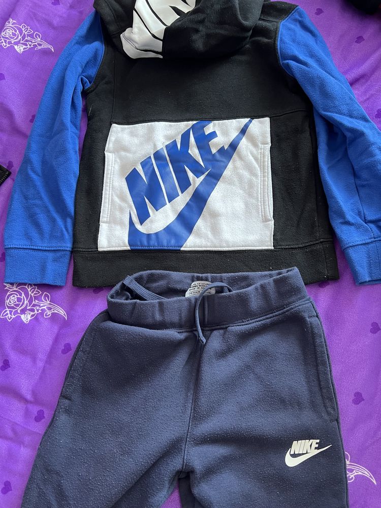 Hanorac și pantaloni Nike