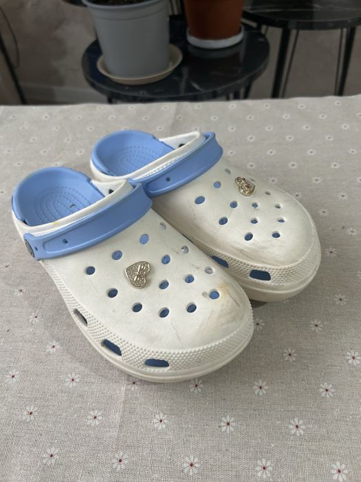 Продаются кроксы