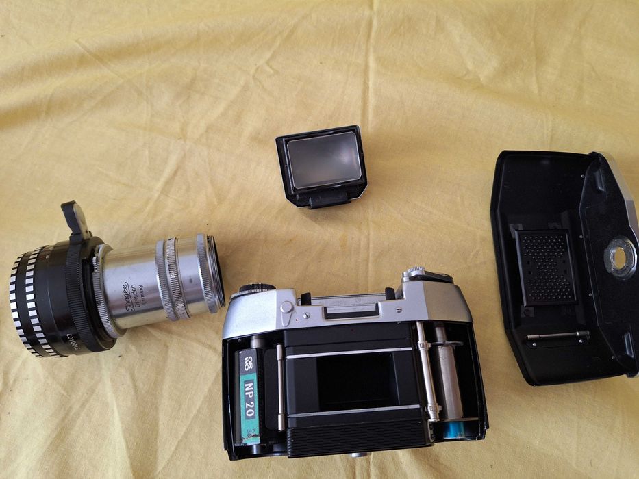 Aparat foto vechi EXA 1a IHAGEE DDR din DRESDA CU INEL MACRO