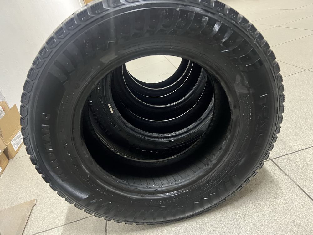 Комплект шипованной резины Nokian Nordman C 195/70/15C
