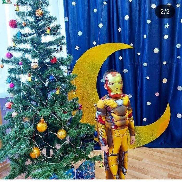 Продам супергероев костюмы одевали один раз новые один костюм 5000