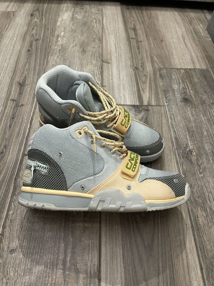 NIKE Travis Skott обувани два пъти
