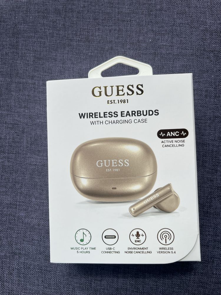 Слушалки - GUESS