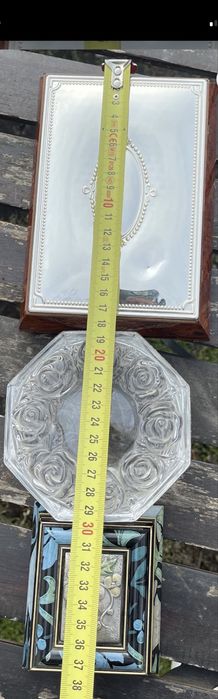 Cadoul perfect / Casete bijuterii cu argint , mahon , cristal