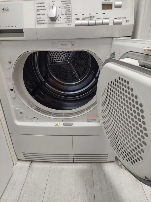 Продавам сушилня AEG Electrolux в отлично състояние