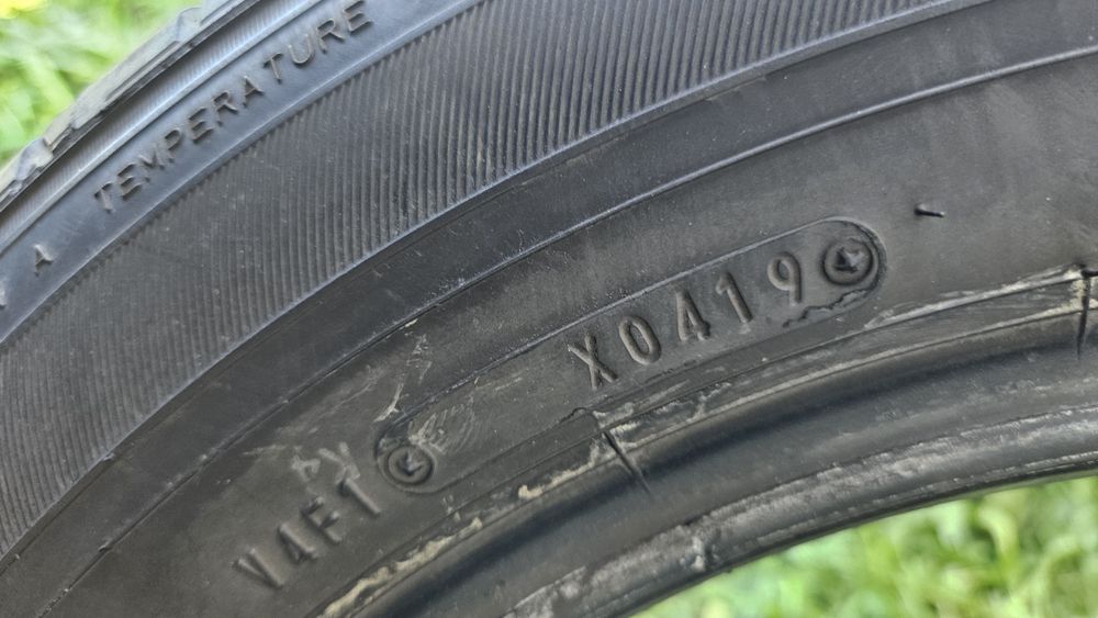 2бр гуми 215 60 16 дънлоп