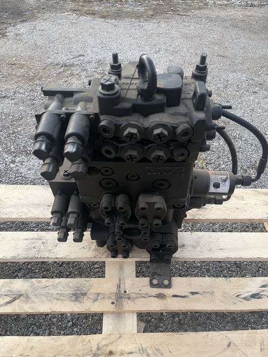 Distribuitor Hidraulic JCB Parker 400/W5255 402/D9094