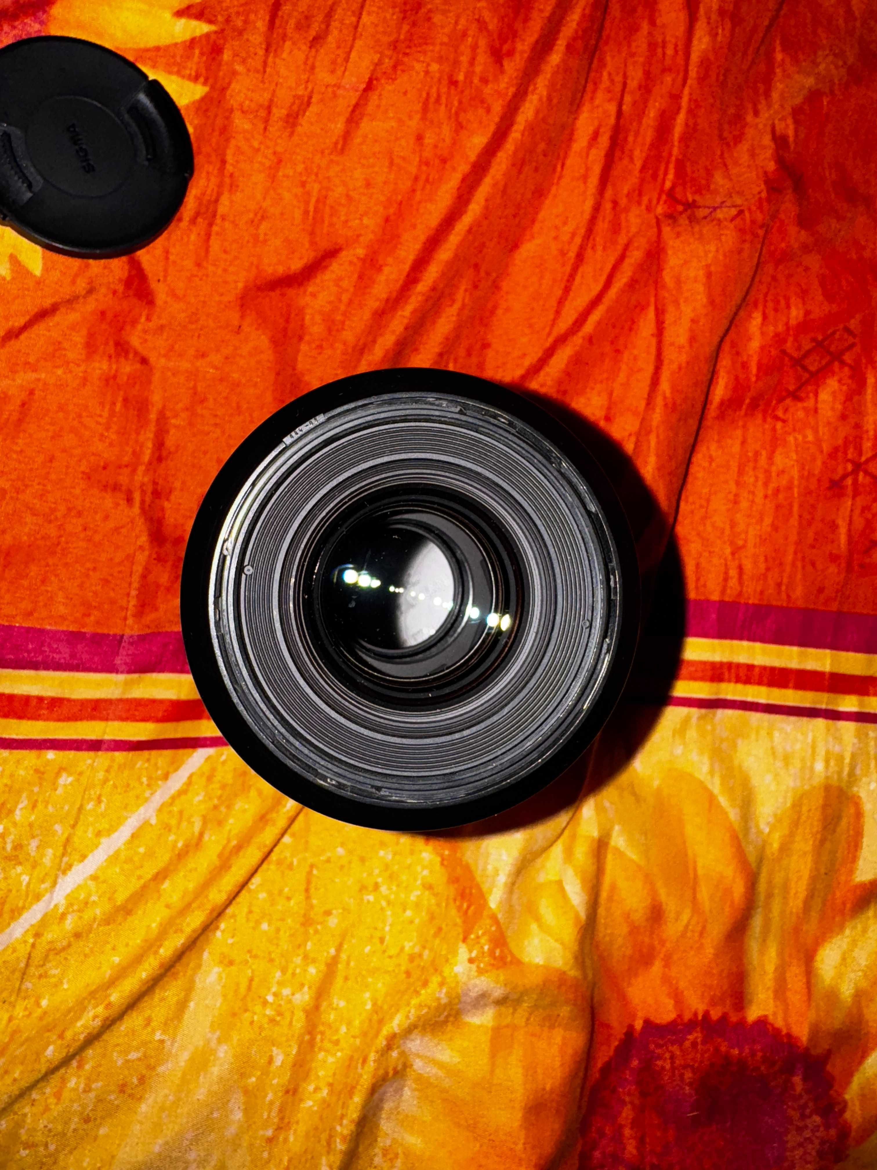Sigma 105mm f/2.8 EX DG OS HSM Macro за Canon